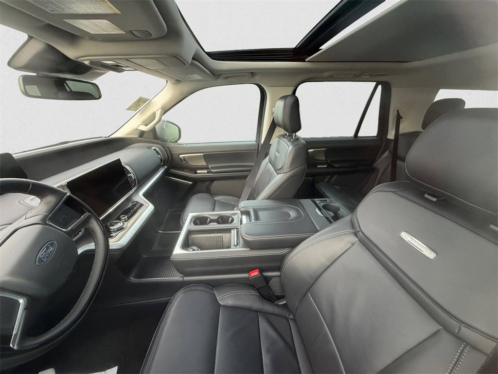 Certified 2025 Ford Expedition Platinum image 8