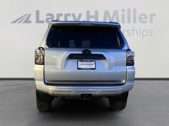 Used 2021 Toyota 4Runner TRD Off-Road Premium w/ Moonroof Package AWD/4WD image 4
