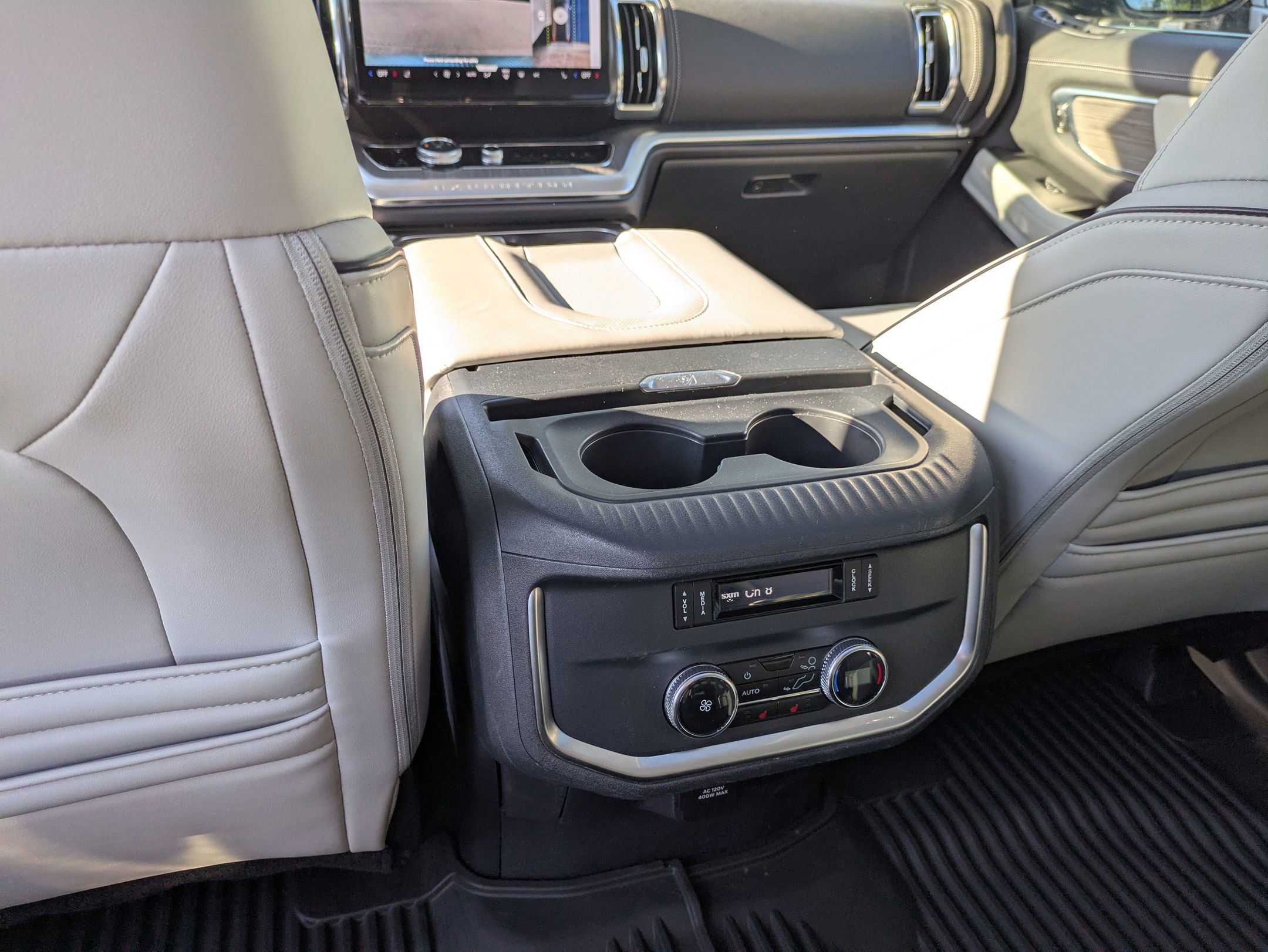 Certified 2025 Ford Expedition Platinum w/ Platinum Ultimate Package AWD/4WD image 29