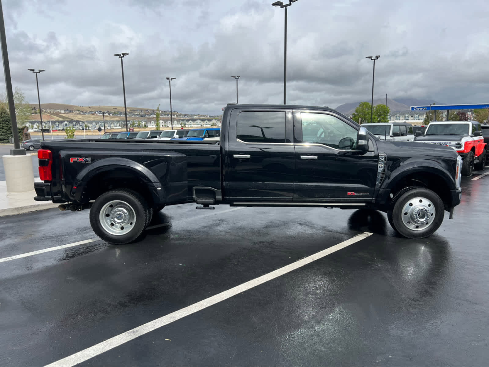 Certified 2025 Ford F450 Platinum w/ Platinum Plus Package AWD/4WD image 6