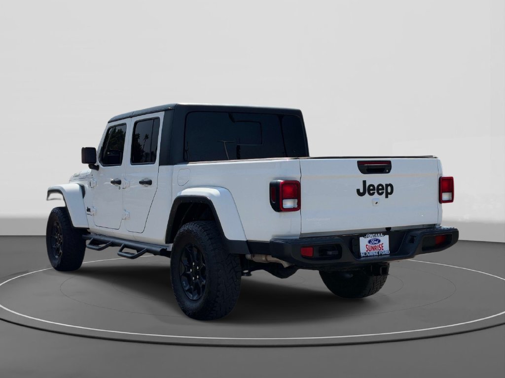 Used 2023 Jeep Gladiator Sport AWD/4WD image 7