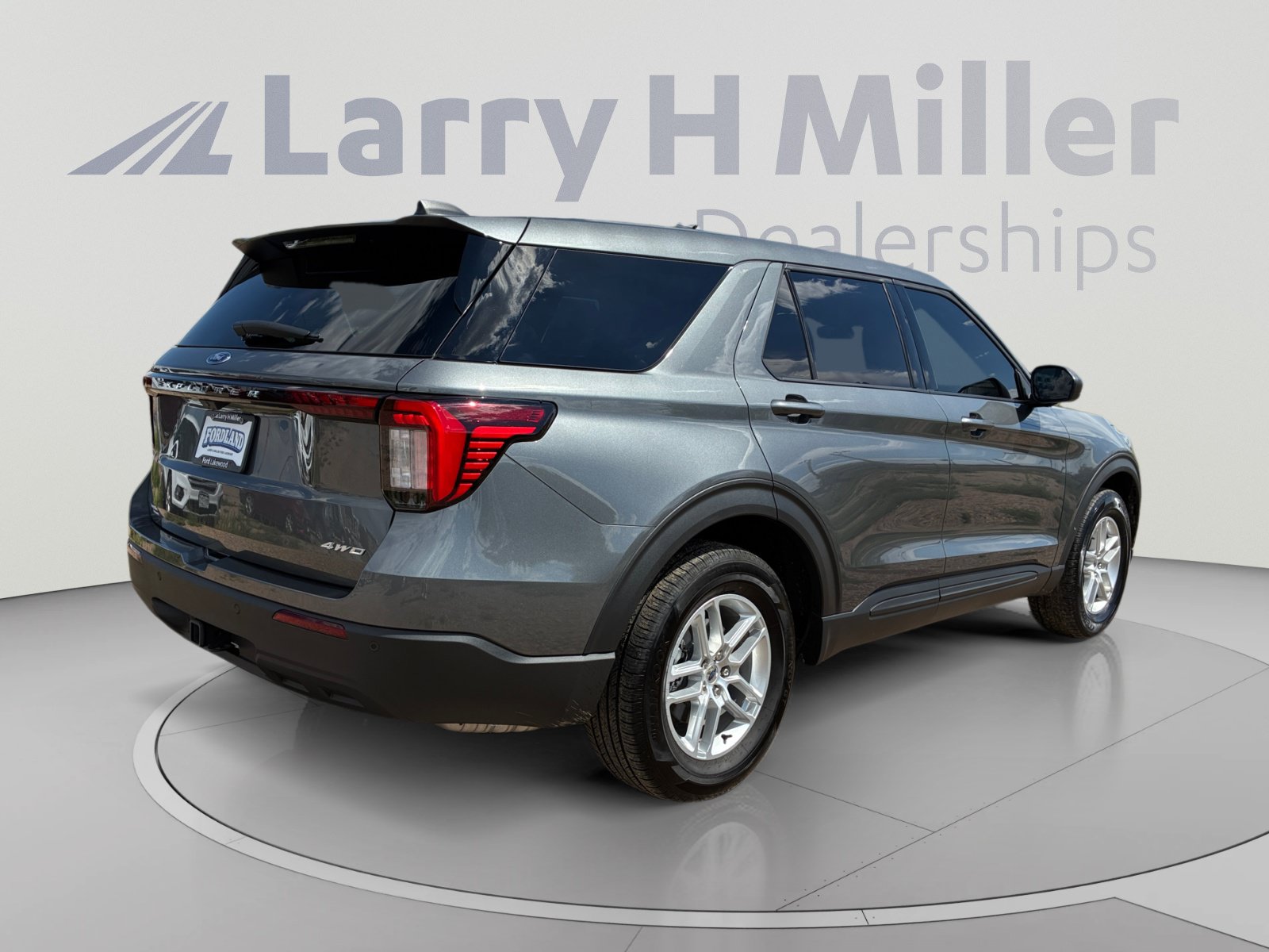 Certified 2026 Ford Explorer Active AWD/4WD image 5