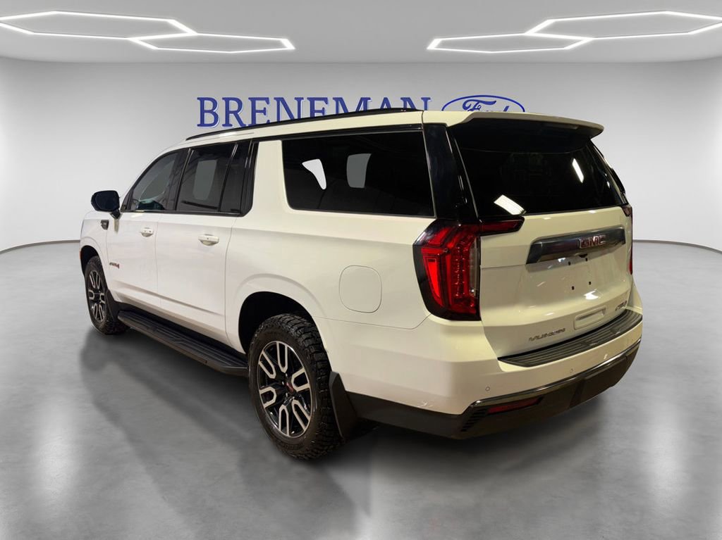 Used 2022 GMC Yukon XL AT4 image 3