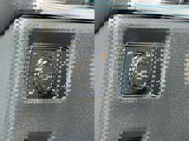 Certified 2025 Ford Expedition Max Platinum image 25