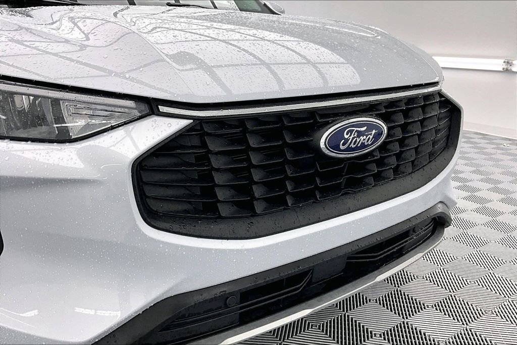Certified 2025 Ford Escape SE FWD image 28