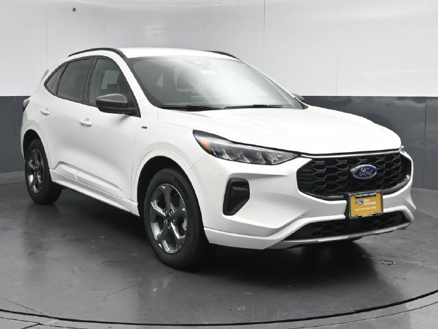 Certified 2024 Ford Escape ST-Line w/ Tech Pack #1 AWD/4WD image 1
