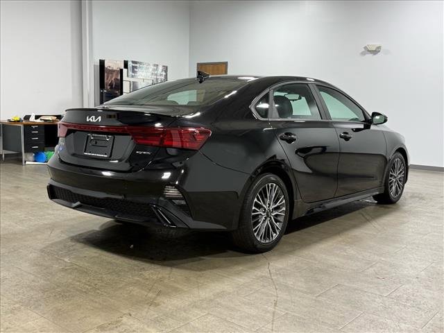 Used 2023 Kia Forte GT-Line w/ GT-Line Premium Package image 4