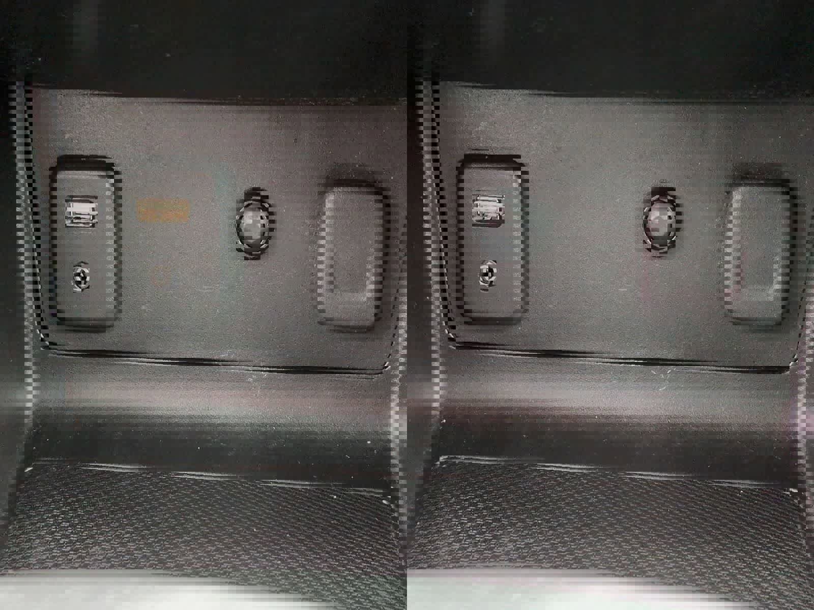 Used 2017 Chevrolet Colorado ZR2 w/ LPO, Premium Interior Package image 23