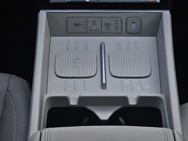 Used 2024 Hyundai Santa Fe Limited image 18