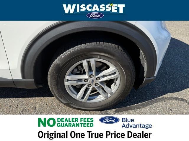 Certified 2022 Ford Explorer XLT w/ Equipment Group 202A AWD/4WD image 39