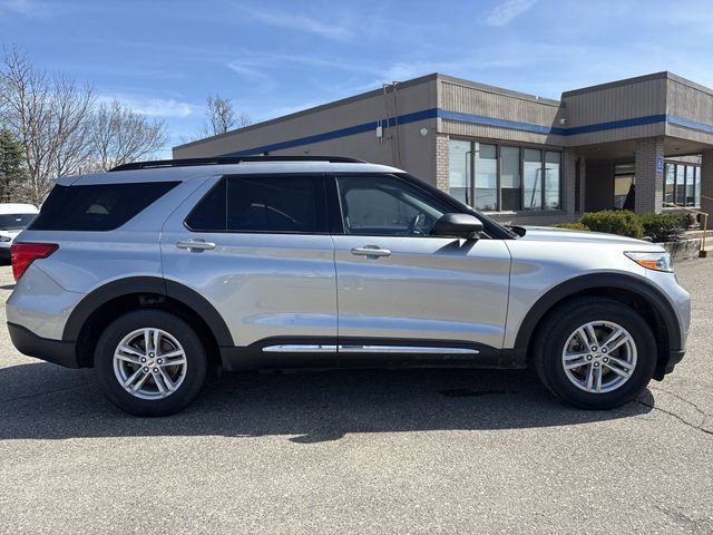 Certified 2023 Ford Explorer XLT w/ Equipment Group 202A image 4