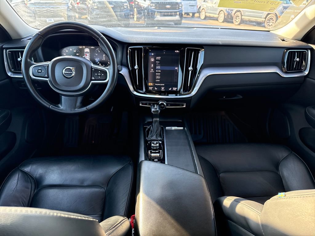 Used 2020 Volvo S60 T6 Momentum image 8