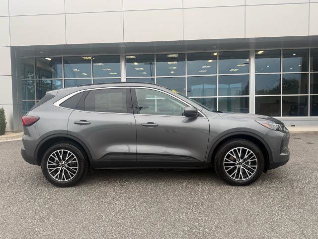 Certified 2024 Ford Escape PHEV w/ PHEV Premium Package image 2