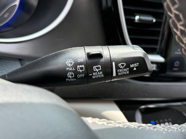 Used 2024 Chrysler Pacifica Touring-L FWD image 20
