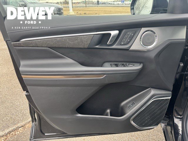 Used 2025 Buick Enclave Avenir w/ Trailering Package, 5000 lbs. image 10