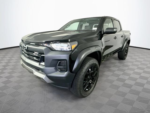 Used 2024 Chevrolet Colorado Trail Boss w/ LPO, Dark Essentials Package AWD/4WD image 6