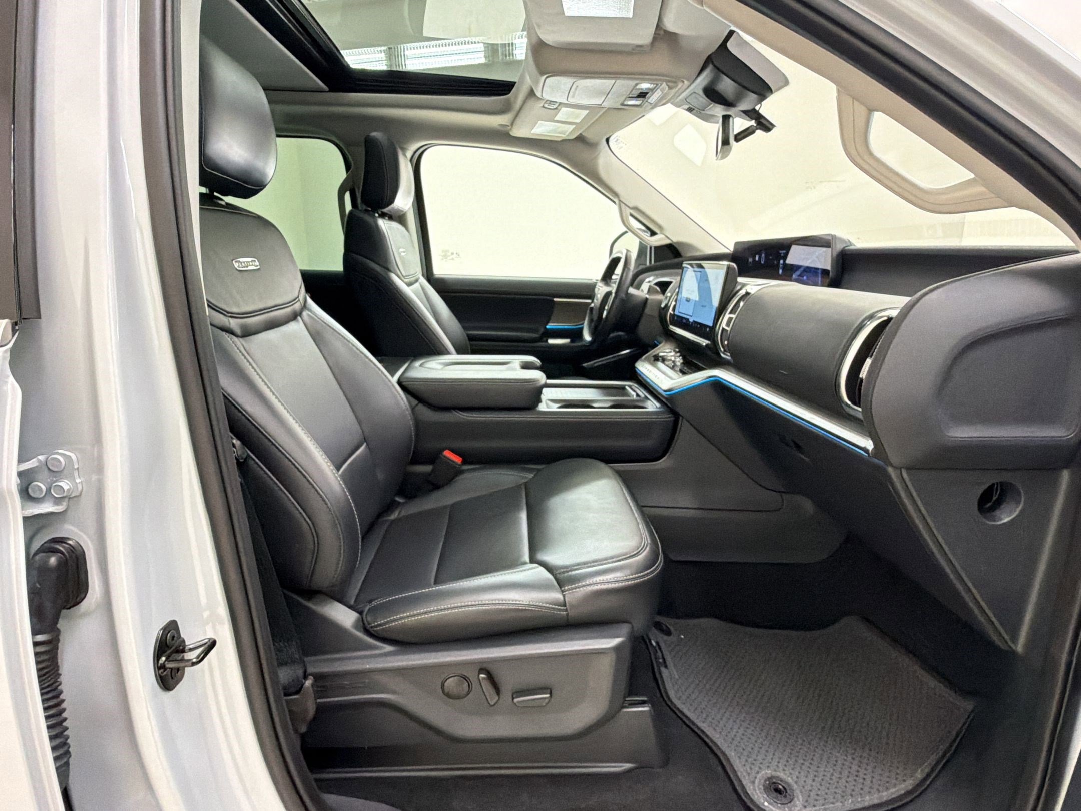 Certified 2025 Ford Expedition Platinum AWD/4WD image 31