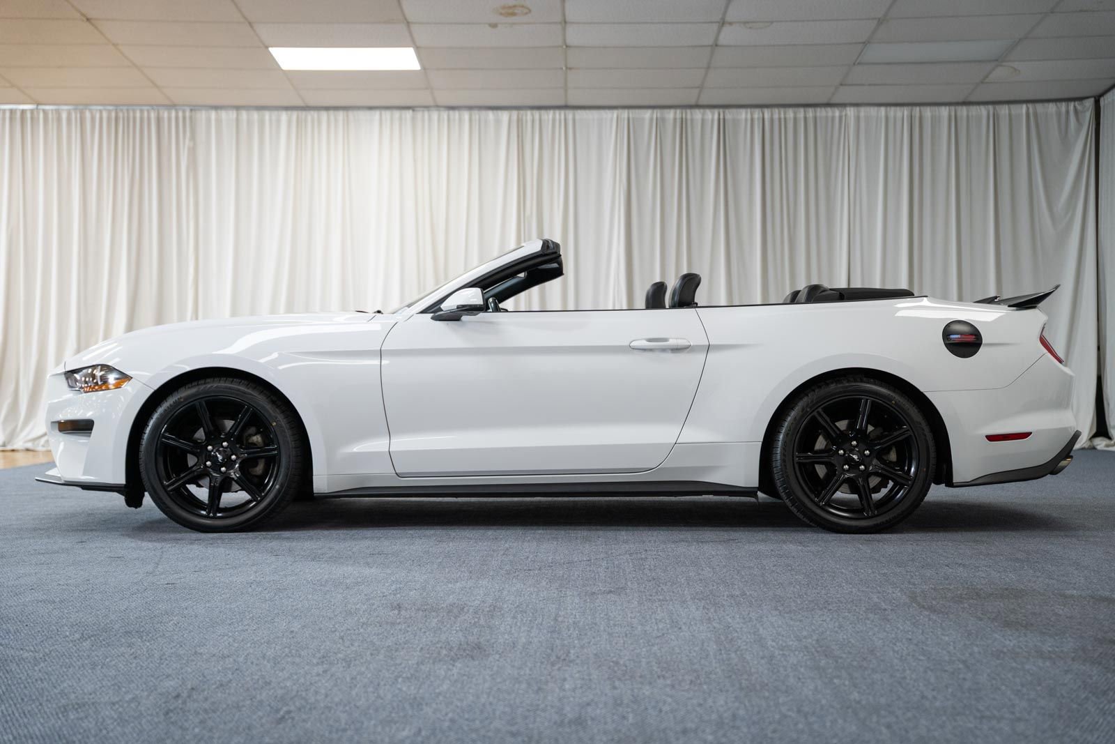 Certified 2020 Ford Mustang Premium RWD image 5