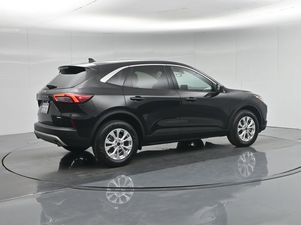 Certified 2023 Ford Escape Active AWD/4WD image 26