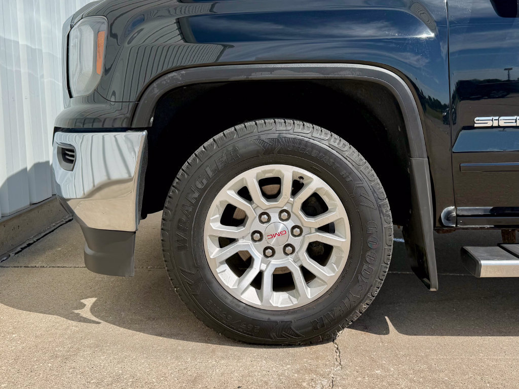Used 2018 GMC Sierra 1500 SLE w/ Suspension Package, Off-Road AWD/4WD image 33
