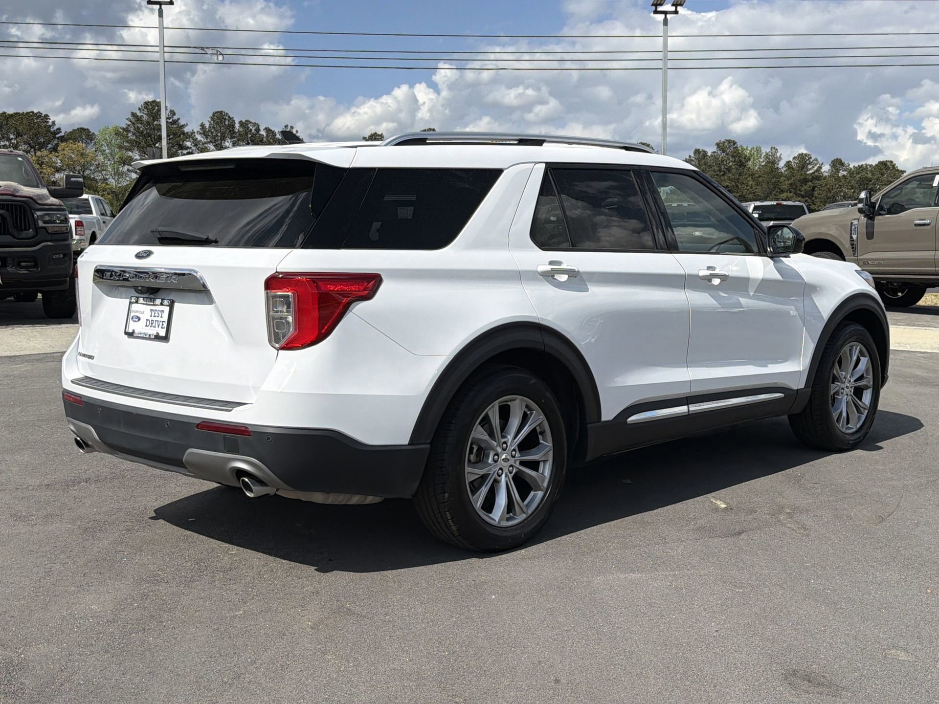 Certified 2023 Ford Explorer Limited image 4