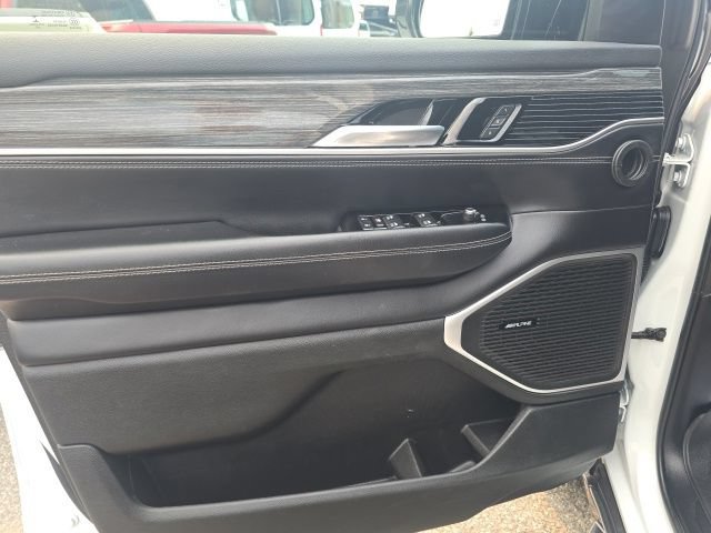 Used 2022 Jeep Wagoneer Series II AWD/4WD image 10