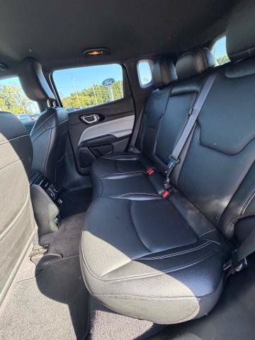 Used 2025 Jeep Compass Limited AWD/4WD image 14