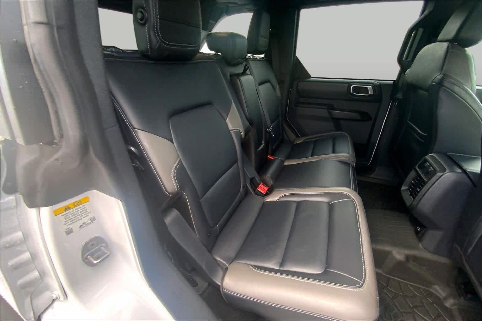 Certified 2025 Ford Bronco Outer Banks w/ Sasquatch Package AWD/4WD image 20