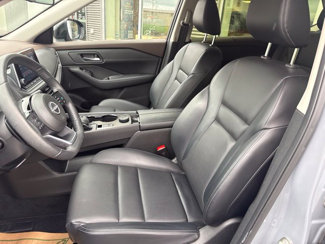 Used 2023 Nissan Rogue SV w/ SV Premium B Package AWD/4WD image 15