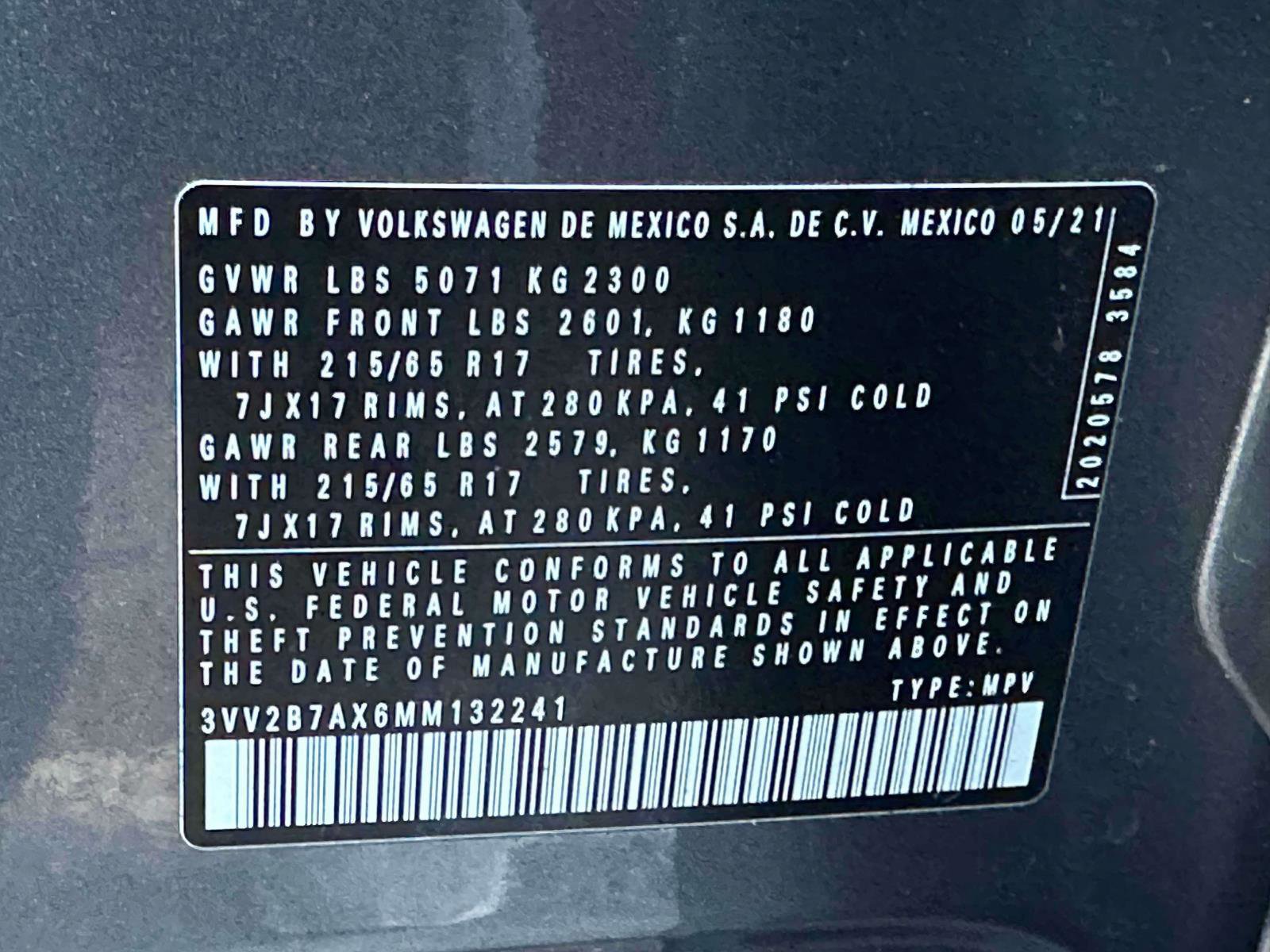 Used 2021 Volkswagen Tiguan SE w/ Panoramic Sunroof Package image 19