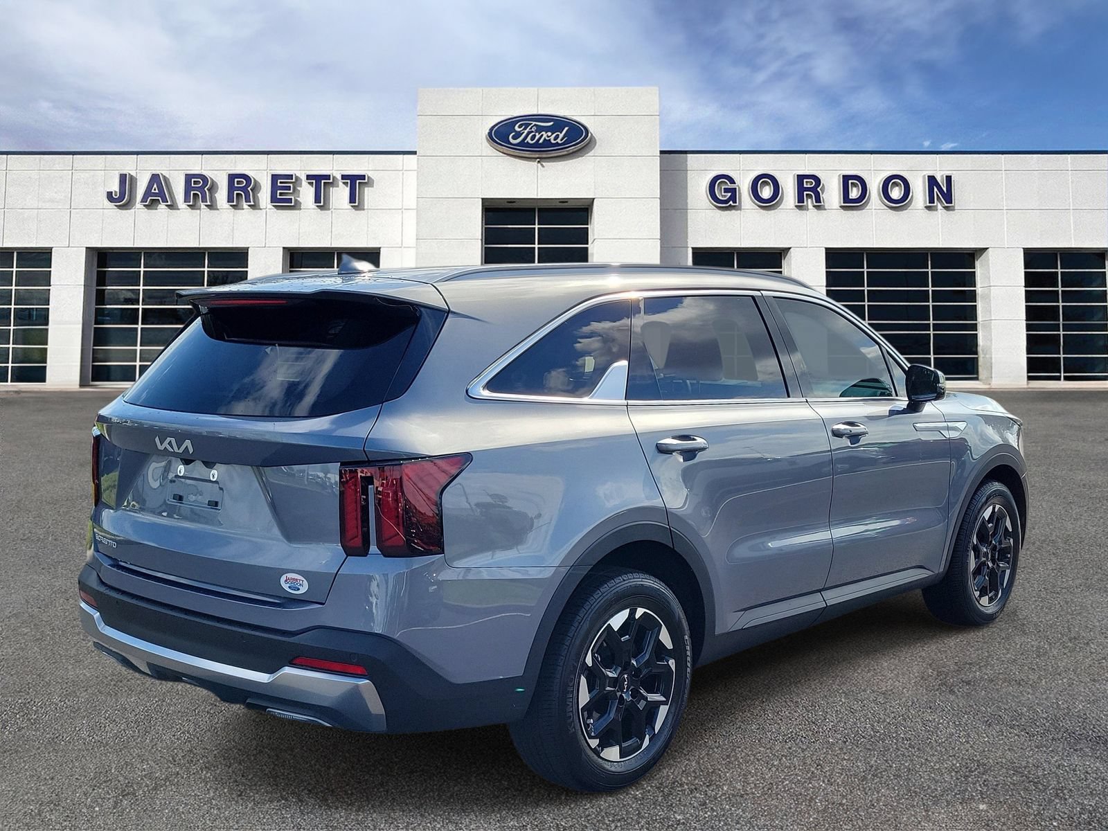 Used 2025 Kia Sorento S FWD image 4