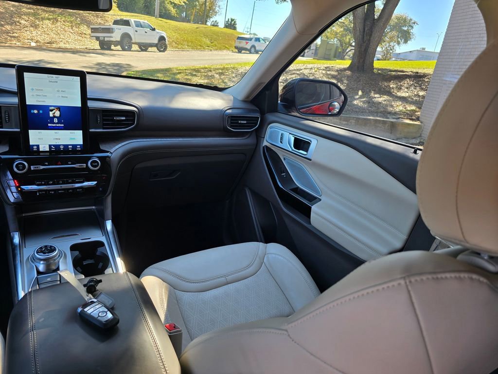 Certified 2022 Ford Explorer Platinum w/ Equipment Group 601A image 52