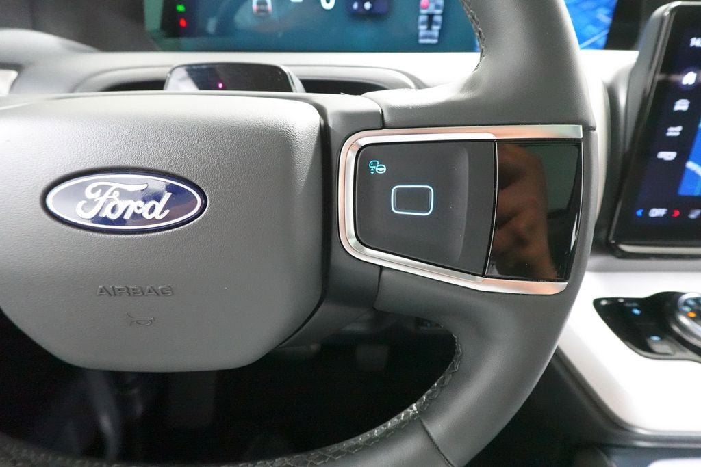 Certified 2025 Ford Expedition Active AWD/4WD image 16