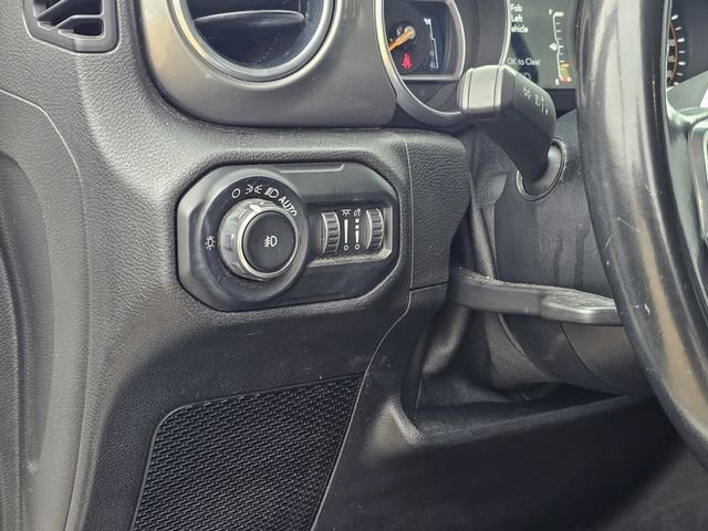 Used 2020 Jeep Wrangler Unlimited Sahara image 17