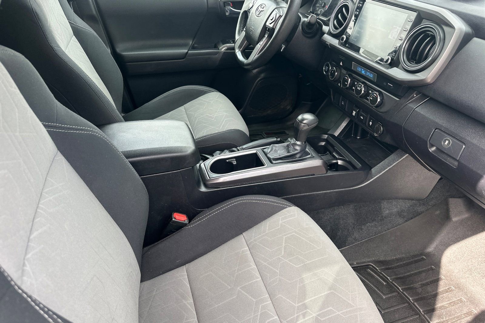 Used 2023 Toyota Tacoma TRD Off-Road AWD/4WD image 14