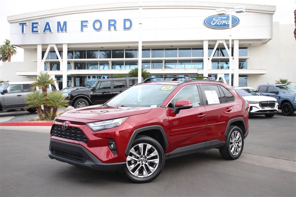 Used 2022 Toyota RAV4 XLE Premium image 2