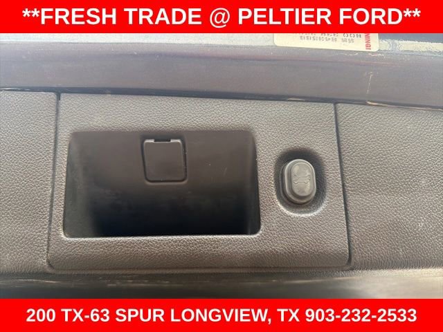 Used 2017 Chevrolet Suburban Premier RWD image 13