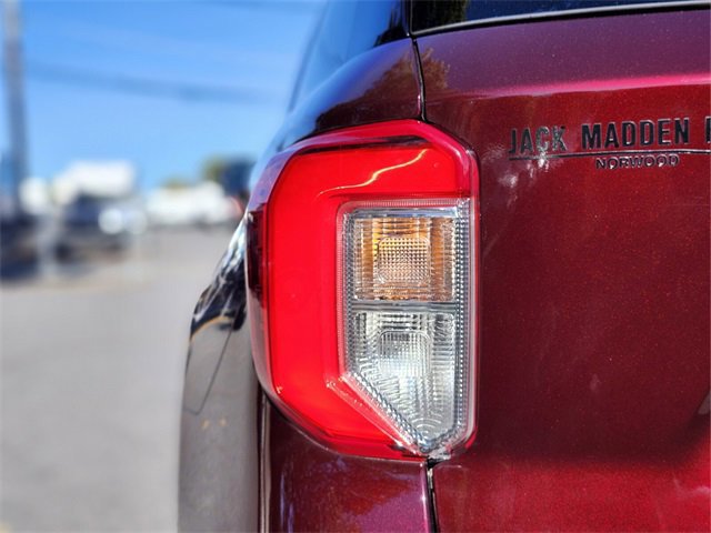 Certified 2022 Ford Explorer XLT w/ Equipment Group 202A image 9