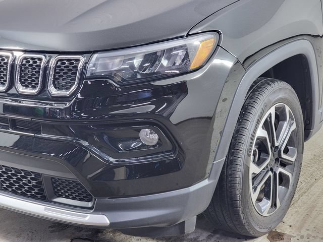 Used 2024 Jeep Compass Limited AWD/4WD image 9