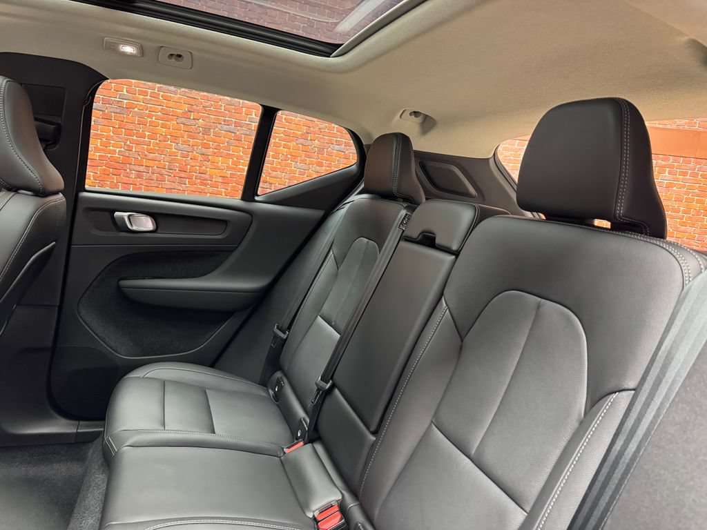 Used 2026 Volvo XC40 B5 Plus AWD/4WD image 27