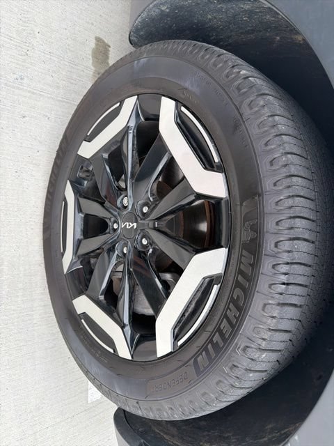 Used 2024 Kia Telluride EX w/ EX Captain's Chair Package AWD/4WD image 42