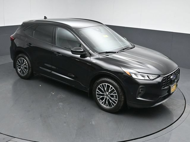 Certified 2024 Ford Escape ST-Line Select w/ Class II Trailer Tow Package AWD/4WD image 46