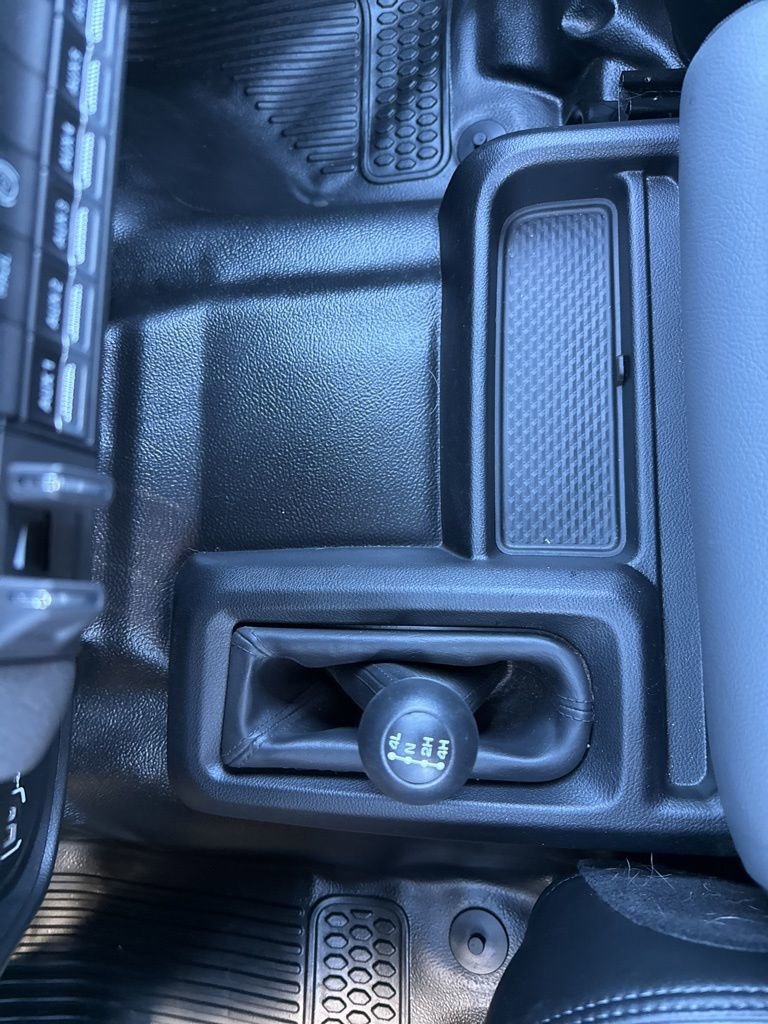 Used 2024 RAM 2500 Tradesman w/ Chrome Appearance Group image 32