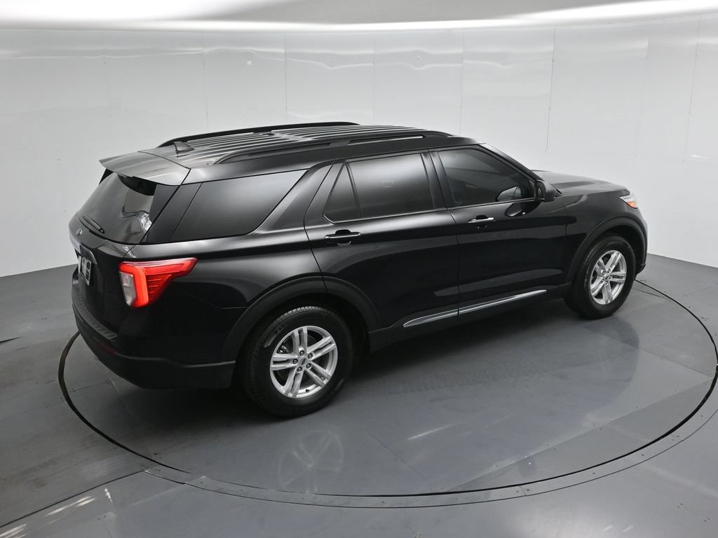 Certified 2024 Ford Explorer XLT RWD image 34