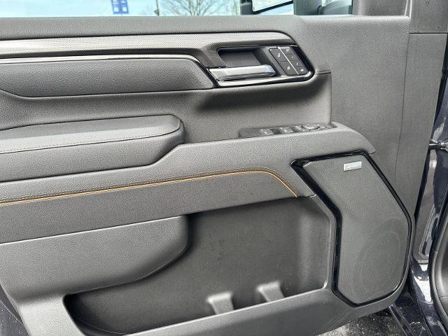 Used 2025 GMC Sierra 2500 AT4 w/ AT4 Premium Plus Package image 11