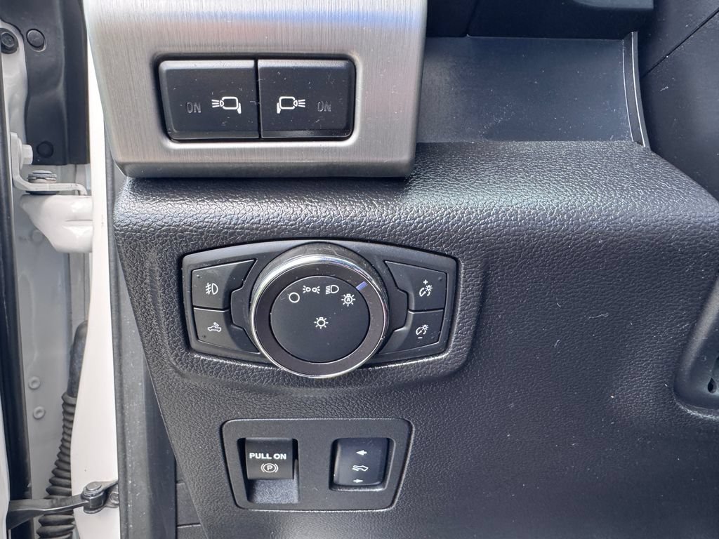 Certified 2018 Ford F150 Platinum w/ Technology Package AWD/4WD image 27
