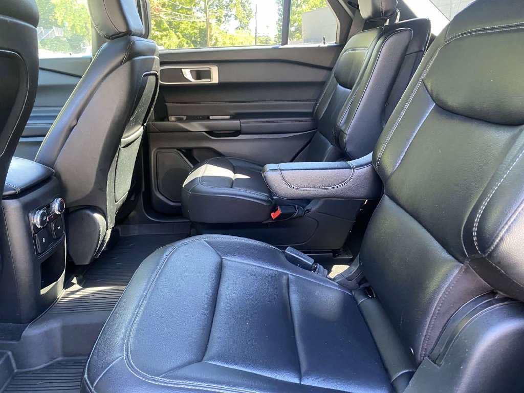 Certified 2020 Ford Explorer XLT w/ Equipment Group 202A AWD/4WD image 12