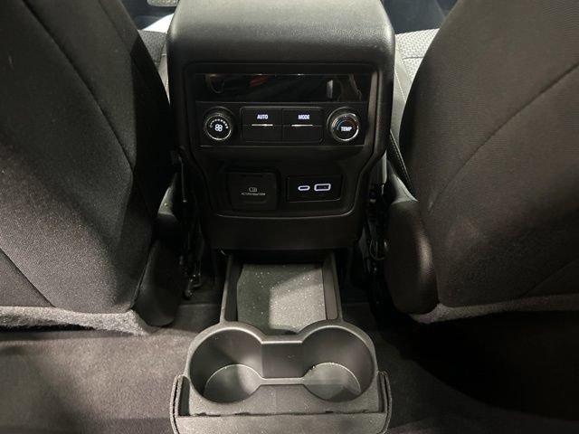 Used 2022 GMC Acadia SLE w/ GMC Pro Grade Package AWD/4WD image 30