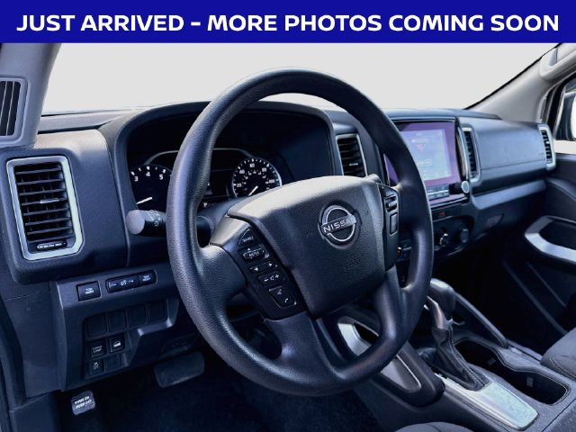 Used 2022 Nissan Frontier SV AWD/4WD image 11