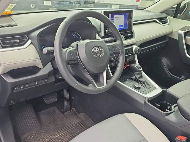 Used 2023 Toyota RAV4 XLE Premium AWD/4WD image 11